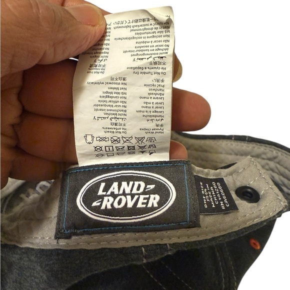 Land Rover Black Cap - Picture 9 of 10